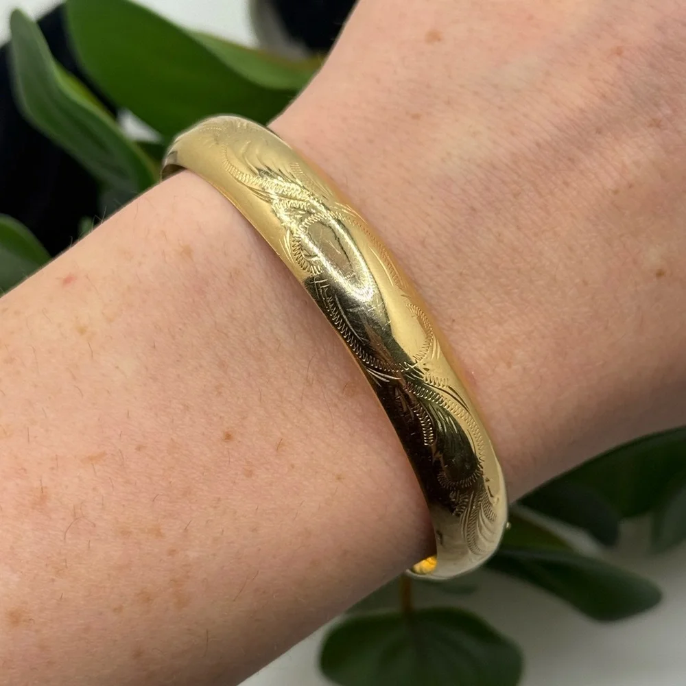 Vintage 14K Yellow Gold Engraved Bangle Bracelet - Picture 8 of 11